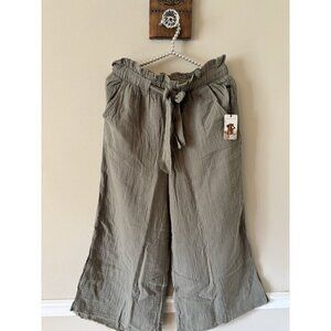 NWT Sincerely Jules Womens Size M Green Wide Leg Crop Pants Gauzy Paperbag Waist